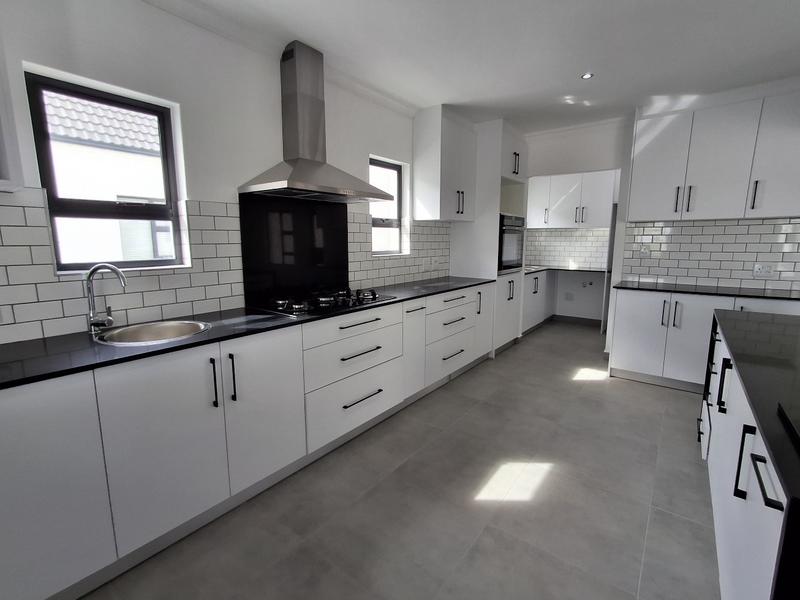 2 Bedroom Property for Sale in Britannia Bay Western Cape